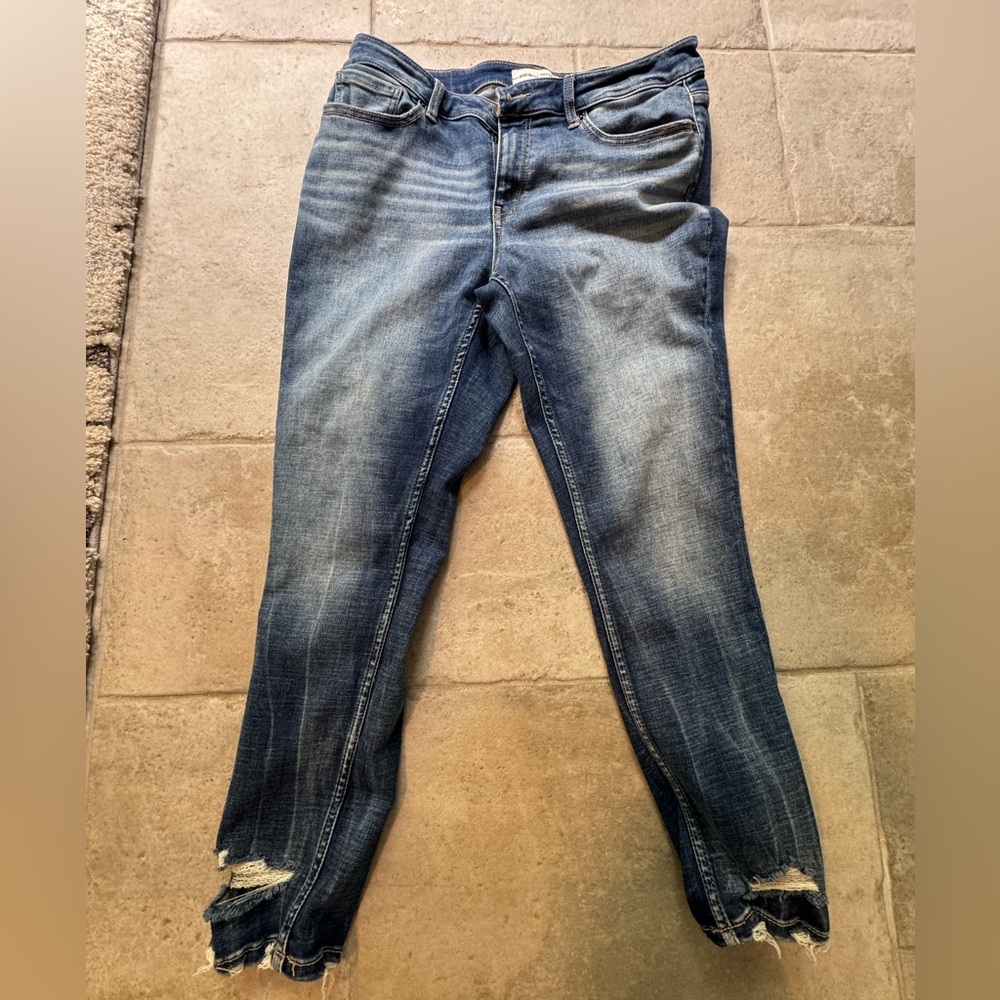 BKE Blue Ankle Cropped Jeans Distressed Hem